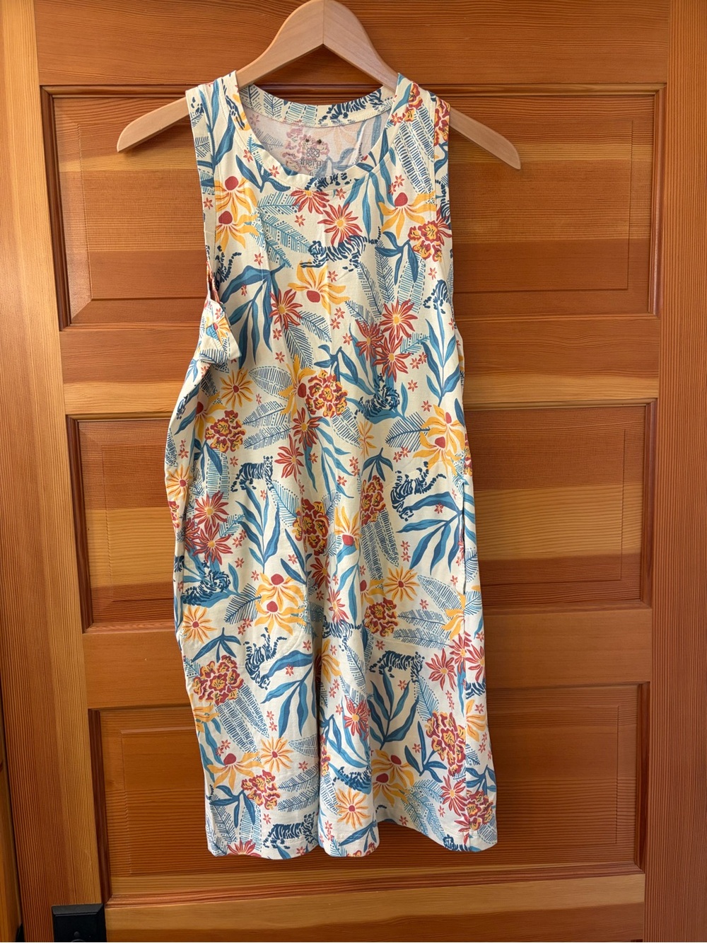 Sleeveless Floral Mini Dress with pockets in soft stretchy material